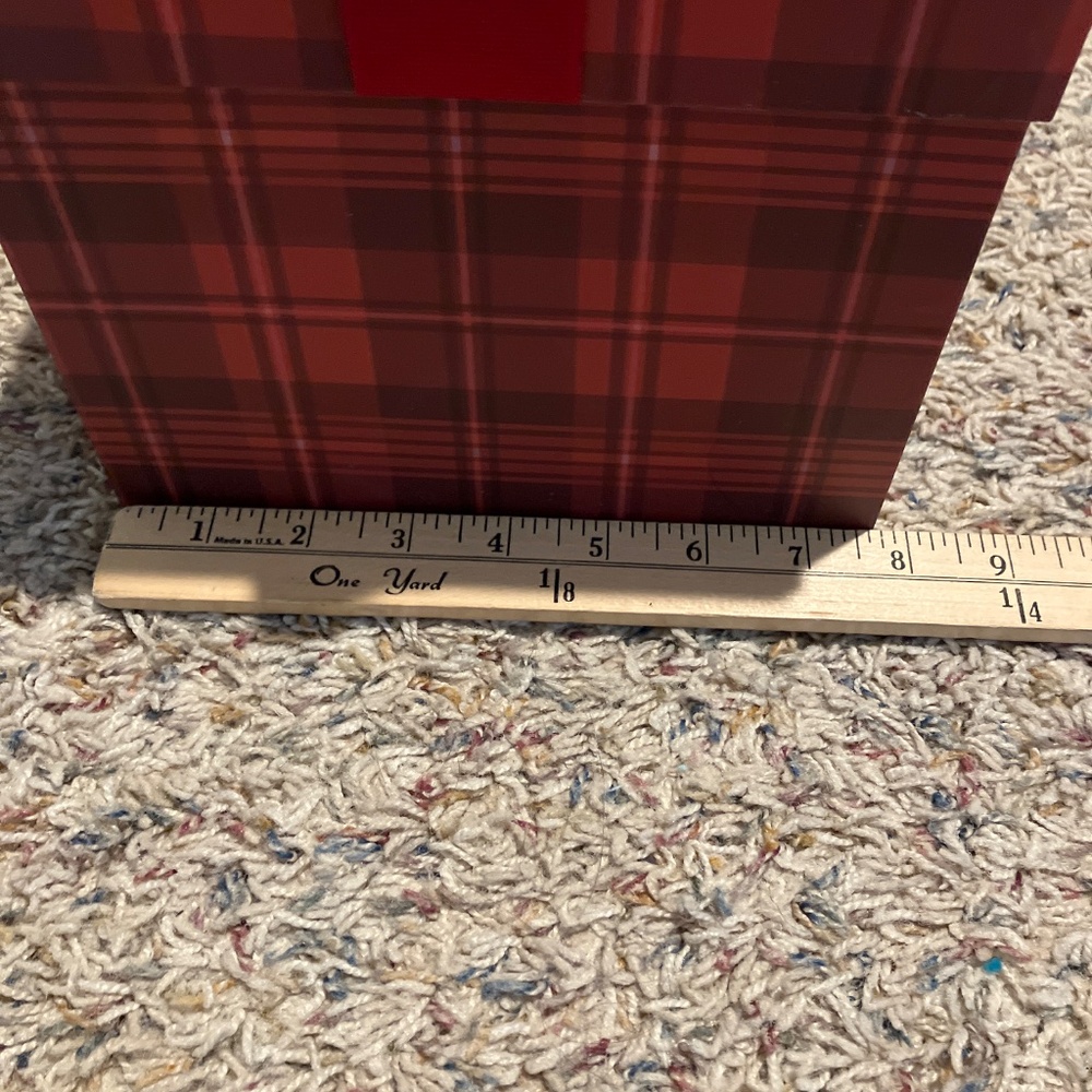 Two Holiday Gift Boxes - Picture 11 of 12